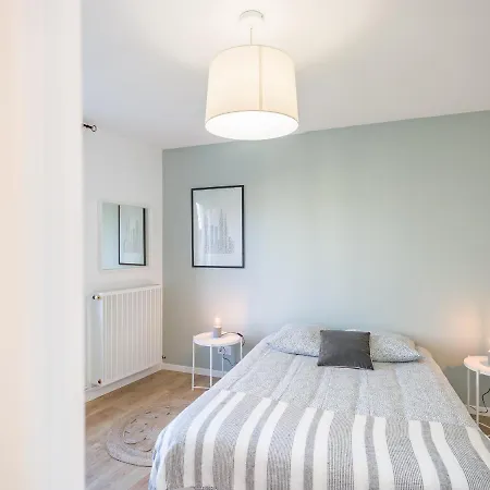 Le St Lambert Proche Cathedrale Parking Gratuit Apartman